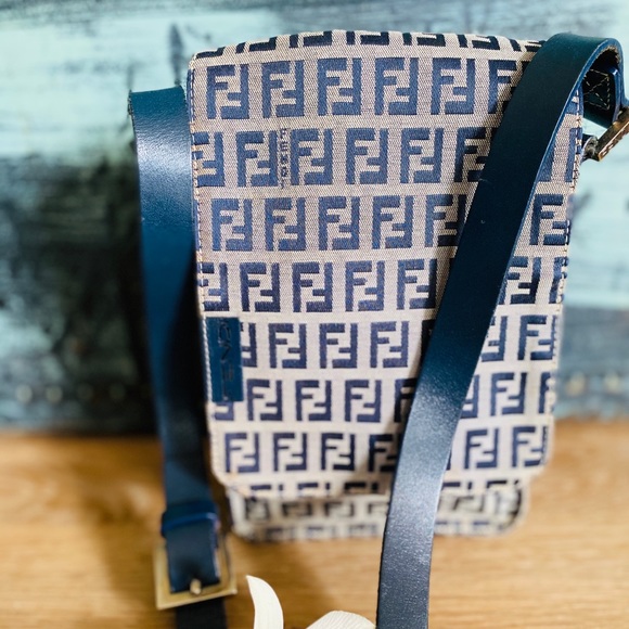 🌺Authentic Fendi Vintage Blue shoulder small bag